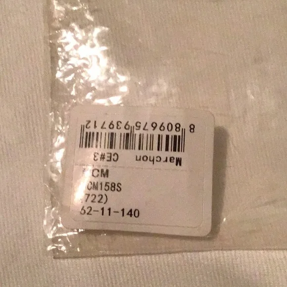 New MCM Aviator Sunglasses with case - Picture 3 of 4